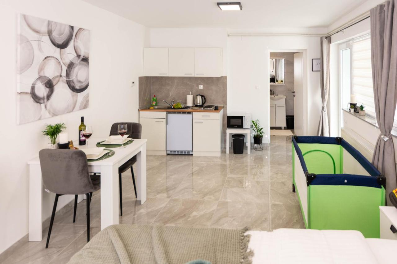 Apartmani Sun & Moon Bjelovar Exterior foto